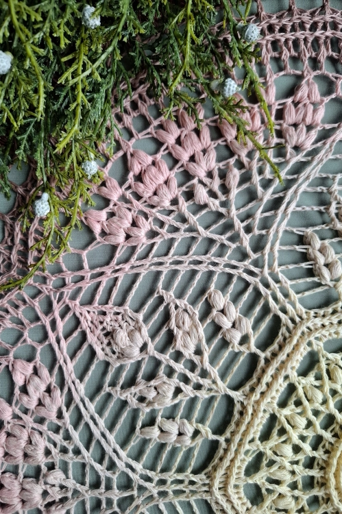 Mandala na szydełko Kwitnąca od Forest of Needles